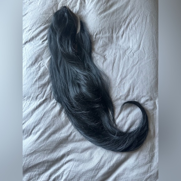 26 black synthetic lace front wig. Lace cut but unstyled/unworn - Picture 3 of 4